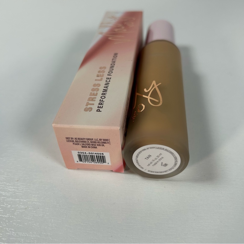 Mally Stress Less Performance Foundation Hydrating Brighten TAN 1 oz New in Box - Picture 5 of 5